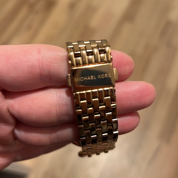 Michael Kors Watch - Picture 2 of 3